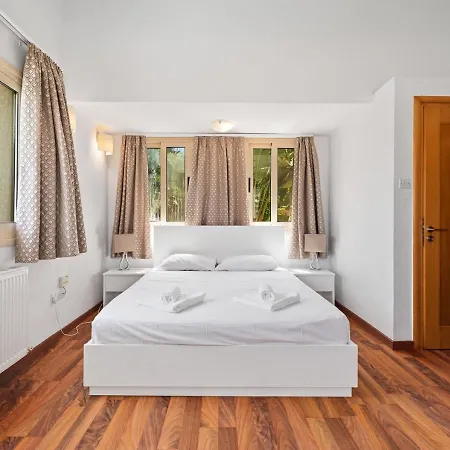 Villa Anthorina Gardens Retreat *