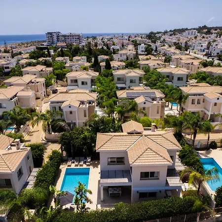 Anthorina Gardens Retreat Villa *