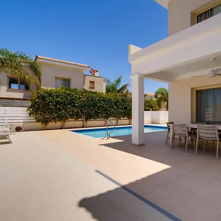 Anthorina Gardens Retreat * Παραλίμνι
